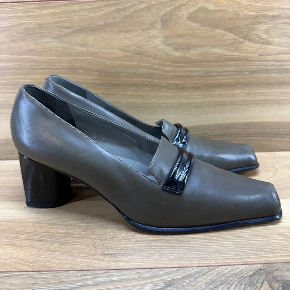 Bally Vintage 90's Pumps Fandera Olive 8 M Square Toe‎ Cap Toe Career Minimalist